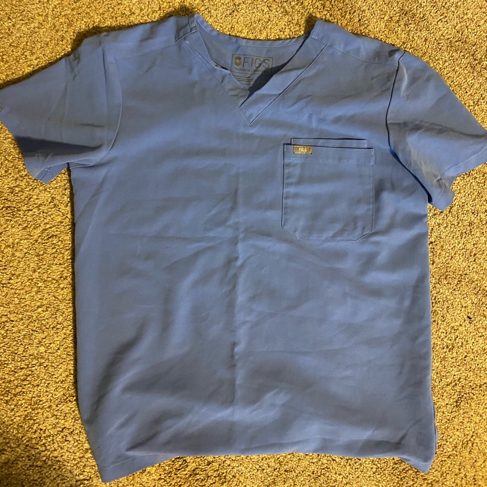 Men’s Figs Scrub Top